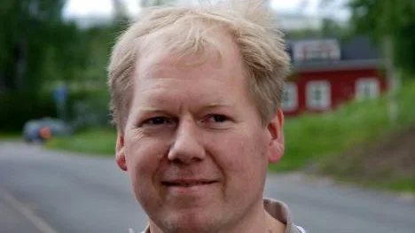 Patrik Fant, villaägare på gammelängsgatan vill gärna se en ny trafikmätning av hans gata.