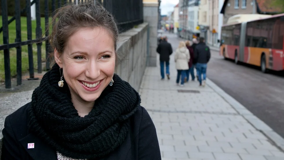 LINKÖPING 20140418  
Feministiskt initiativ (FI) kandiderar till kommunfullmäktige i Linköping i höst. I veckan meddelade de att de går till val i 19 kommuner och fem landsting. Julia Mitic, Studerande, 22 år, är nummer två på listan.
Bild Jeppe Gustafsson