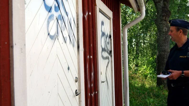 Vandalisering. Badplatsen vid Värgårdsudde stängdes efter upprepad vandalisering.