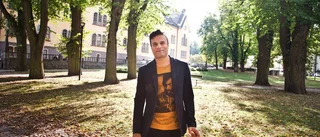 Ashoo tog banklån och gav ut cd