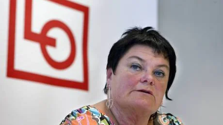 "Vi har varit kända för att ha ett bra arbetsmiljöarbete, men nu ligger vi långt ned på Europalistan" , säger Ulla Lindqvist, LO:s  andre vice ordförande, i LO-tidningen.