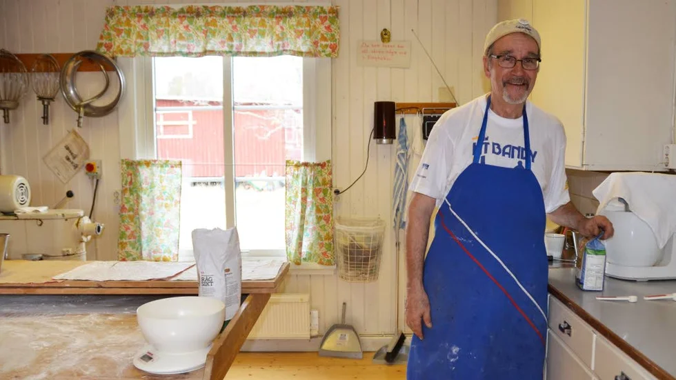I BAGARSTUGAN. Kalle Merefält, ordförande i hembygdsföreningen i Karungi.