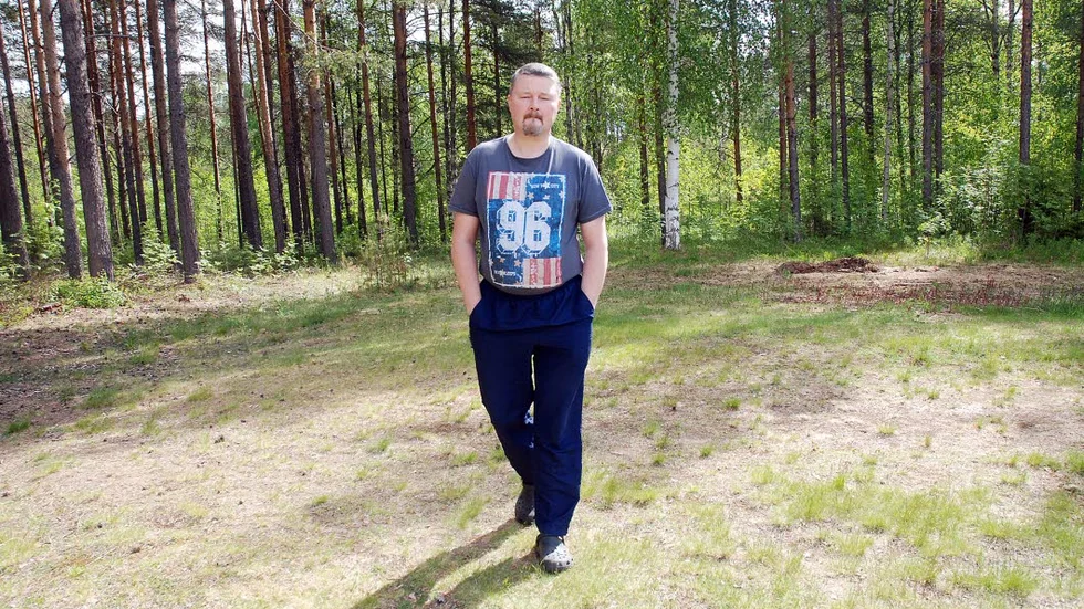 MERKOSTNADER. "Dessutom har jag fått merkostnader." Som exempel tar Roger Åström upp att hans familj har egen skog, som han inte kan nyttja och därför istället fick installera en pelletspanna som uppvärmningskälla i huset.
