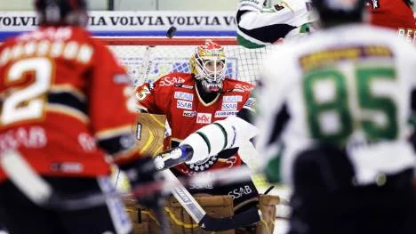 Först storspelade han i lördags borta mot Brynäs. Sedan fortsatte Mattias                                         Modig sin vinnande trend genom att hålla nollan mot Färjestad. Det har gett Luleå Hockey sex poäng på två matcher