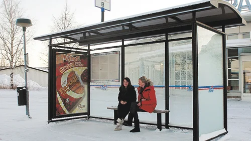 Linda Tikkanen och Rebecca Nymo tycker att upplevelsen var mycket obehaglig. ”Vi är ju barn”, säger Rebbeca Nymo.FOTO: linda danhall