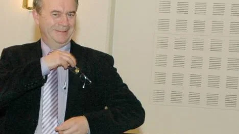 Ett nöjt kommunalråd avslutade måndagens kommunfullmäktigemöte. "Trots många försämringar i omvärlden går det ganska bra för Haparanda", säger Sven-Erik Bucht.FOTO: linda danhall
