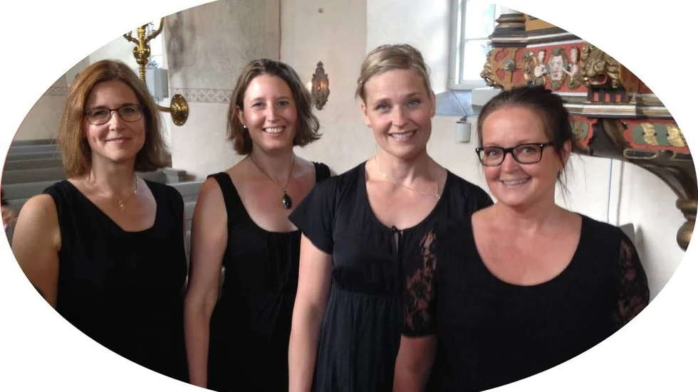 La Femmes fyra damer ger julkonsert i Skoklosters kyrka den 22 december. Vi tackom nu så gärna heter programmet som innehåller både klassiska och moderna julsånger.