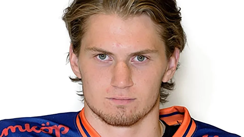 Klar. Forwarden Niklas Rigelius är klar för ESK Hockey.