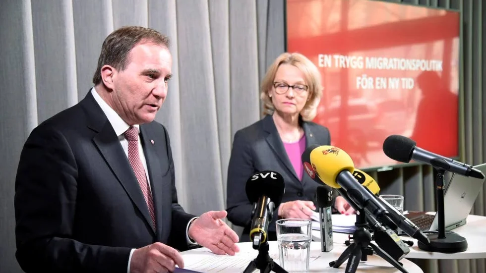 Socialdemokraternas partiledare Stefan Löfven och migrationsminister Heléne Fritzon presenterar en restriktivare inriktning för migrationspolitiken.