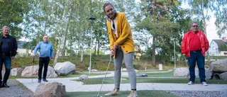 Politiker i debatt med klubbor: • Vem slår hårdast? • Vem vill jobba med vem? • Vem vill avsätta vem?