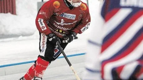 Henrik Ilhammar satsar ytterligare en säsong i Tjust Bandy.Arkivfoto: Ingemar Petersson
