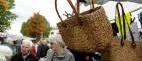 Gamleby marknad fyller en viktig social funktion