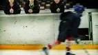 VIK-ledarna kan andas ut sedan div. I-kontraktet säkrats. Från vänster är det Peter Nilsson i sportsektionen, styrelsemedlemmen Magnus Nilsson och ordföranden Mikael Wettermark. Arkivfoto: Ellen Kindstrand