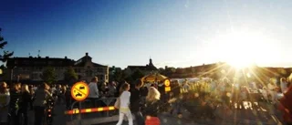 Färre ungdomar festar för mycket