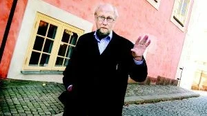 Torgny Lindgren om predikanten. "I min generation var det många som hade en stark tro, ofta politisk. Jag tar inte på något sätt ställning och säger att de var bättre när de trodde, det menar jag inte alls. Jag bara konstaterar att nihilismen har vunnit terräng", säger Torgny Lindgren om sin huvudperson, den före detta predikanten.Foto: Patrick Sörquist/Scanpix