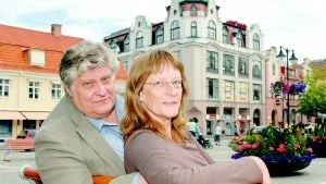 Alternativ. Vänsterpartiet har genom Tomas Markljung och Mariann Gustafsson lämnat förslag till ändringar i den av majoritetens föreslagna strategiplan för Västerviks kommun.Foto: Elin Lundholm