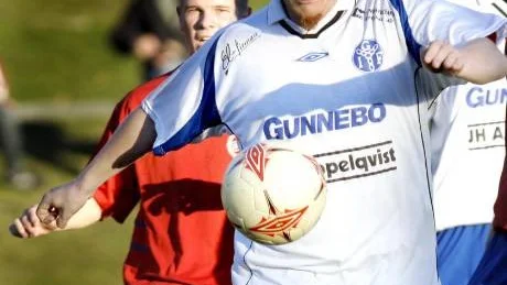 Johan Karlsson i Gunnebo gjorde tre mål och fyra målgivande passningar mot IFK Västervik