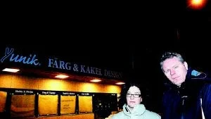 Ger sig inte. Makarna Wiman har satsat mycket pengar och tid på att få starta en restaurang i sin fastighet på Breviksvägen. Nu ska de gå till botten med problemet och har vänt sig till kommunen för att få svar på sina frågor. Arkivfoto: Matilda Ahl