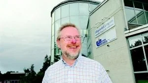 Slutar. Christer Hedberg har i många år varit knuten till Västervik Framåt AB och tidigare Västerviks Utvecklingscentrum. Den här veckan är dock den sista men Christer kommer att fortsätta med sitt eget företag.     Foto: ELIN LUNDHOLM