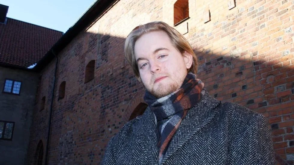 Vadstenakillen Emil Johansson har varit med i Shakespeare på Gräsgården förr. I sommar är det dags igen.
