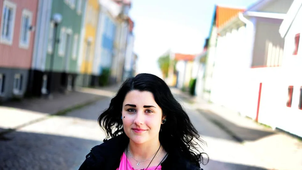 LÄMNAR. Hilma Bertilsson lämnar kommunfullmäktige. Anledningen är, enligt hennes blogg, bland annat att hennes och partiets åsikter går isär.