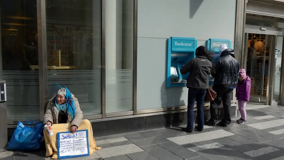STOCKHOLM. Det går att förbjuda tiggeri utan att bestraffa tiggarna.