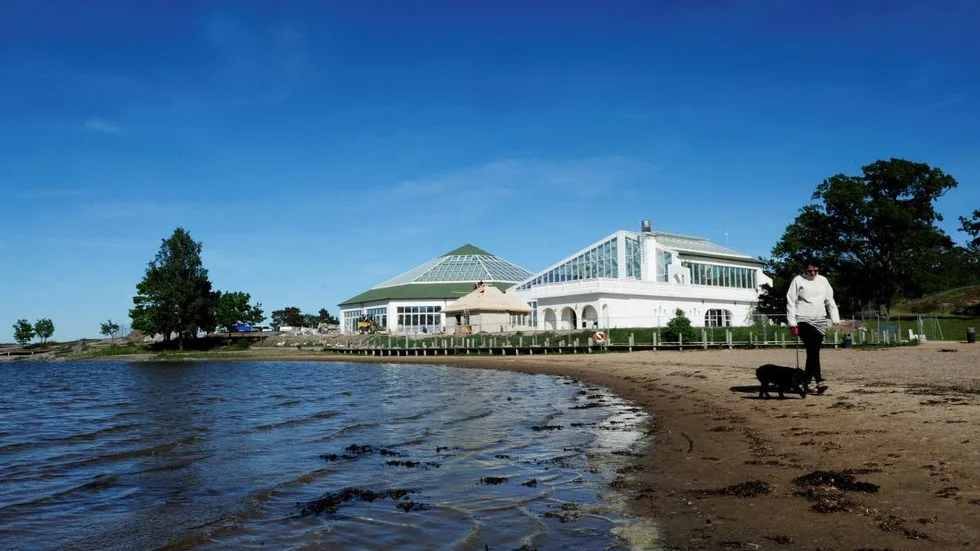 De som har väntat på att upplevelsebadet på Lysingsbadet ska öppna, får fortsätta att vänta. Nu meddelar Västervik Resort AB att badet inte kan öppna i sin helhet förrän i höst.
