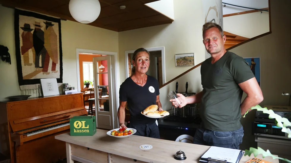 Klinte bryggeri startade i källaren hos Laura och Mattias Niklasson för tio år sedan. Sedan i sommar driver de också restaurang hemma i villans bottenvåning. Föranmälan gäller och planen är att hålla öppet utvalda kvällar året runt.