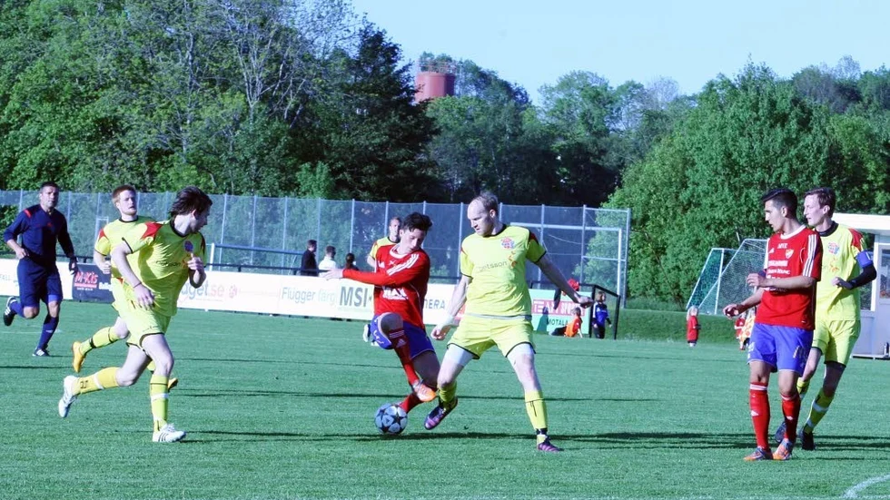 Ivan Rako gjorde två mål för Boren som slog Kurdiska borta. Motalalaget leder serien efter att ha gjort 20 mål på två matcher.