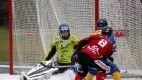 Tjusts Dennis Nilsson fick mycket att göra i slutet av träningsmatchen mot GT 76, men storspelade i målet och hjälpte hemmalaget till seger med 3-2.Foto: Ingemar Petersson