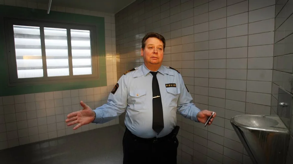 Dick Gudjonsson, tillförordnad polisområdeschef, har 43 år i yrket och trivs. Han ser gärna fler kollegor, men frågan är hur de nya tjänsterna i regionen ska finansieras.