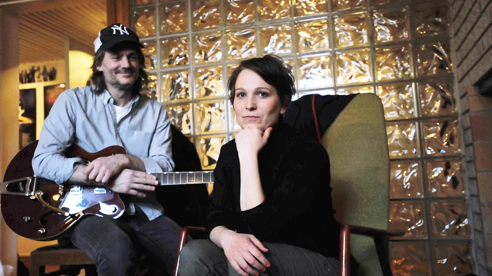 Förväntansfulla. Hans Ericsson och Saga Eserstam kommer bjuda på finstämd musik ikväll. Foto: Maria Wallin.