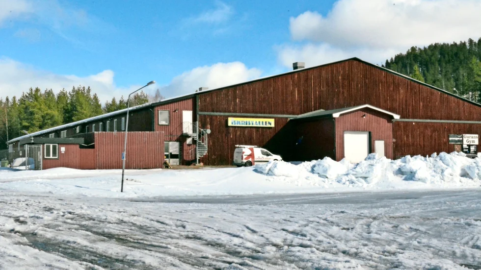Ishallen. Ismaskinanläggningen har länge varit i behov av underhåll och nu börjar problemen vara akuta. Foto: Lennart Enkvist.