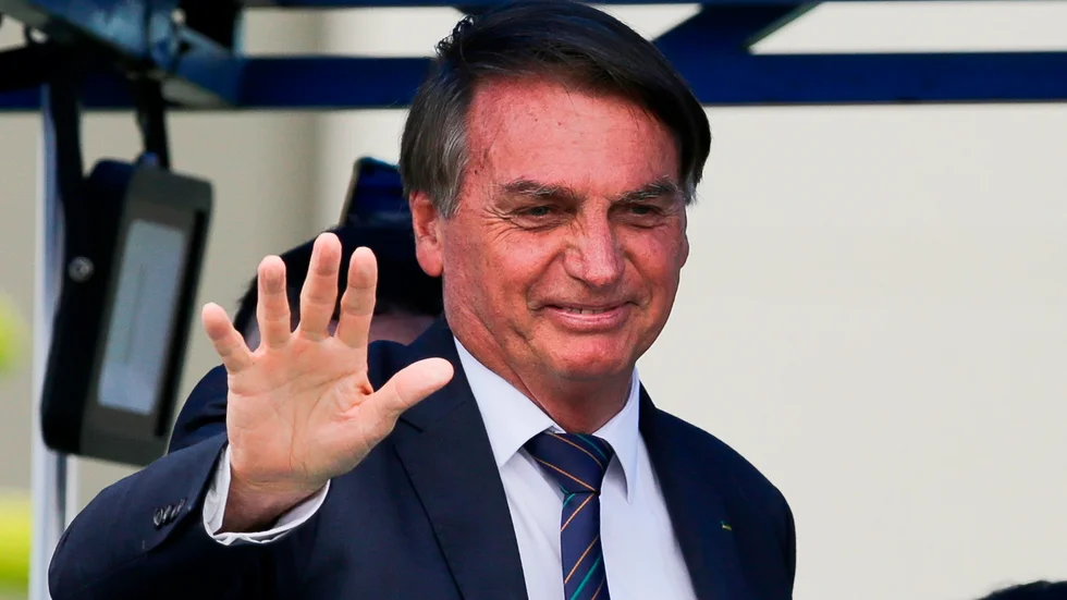 Jair Bolsonaro är numera inte bara president utan också partimedlem.
