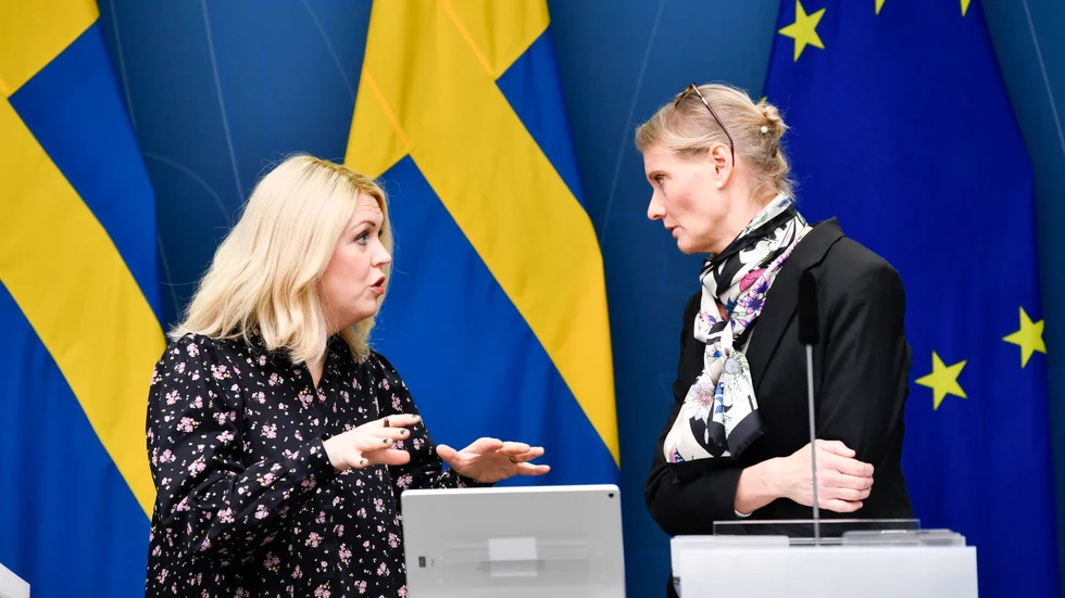 Socialminister Lena Hallengren (S) och Folkhälsomyndighetens generaldirektör Karin Tegmark Wisell.