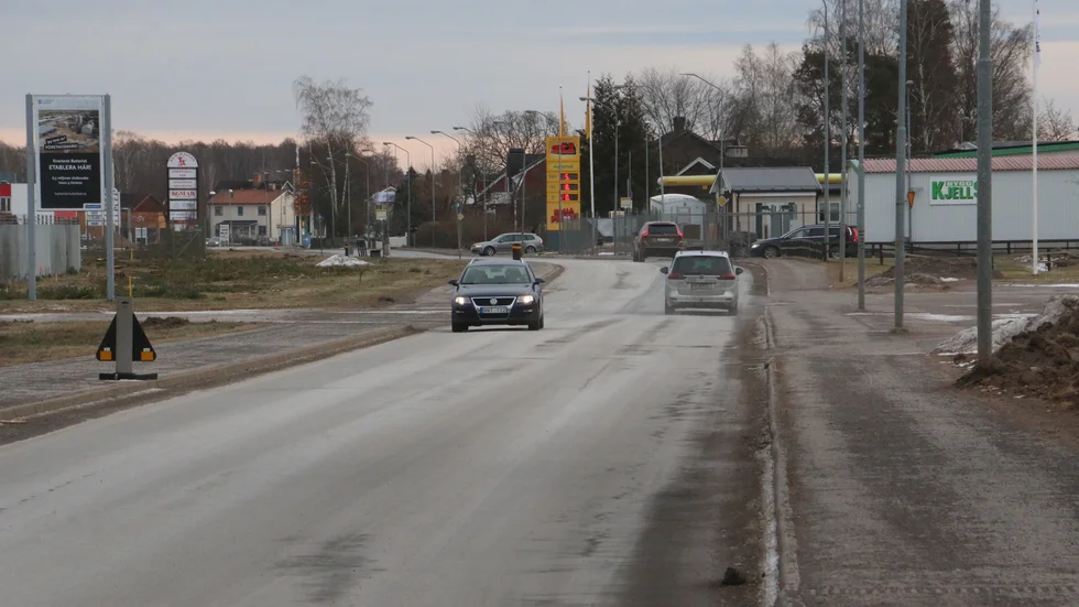 Norra Oskarsgatan trafikeras av mellan 5000 och 6000 fordon per dygn. Men under grävningen kommer gatan att stängas av och trafiken leds om. Bilisterna kan räkna med förändringar i vår.