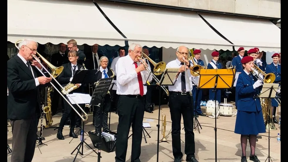 Trombonisterna Anders Pettersson, Anders Uppdal, Eilert Harrysson och Molly Hilding Södergren var några av de totalt 45- 50 musikanter som spelade i lördags.