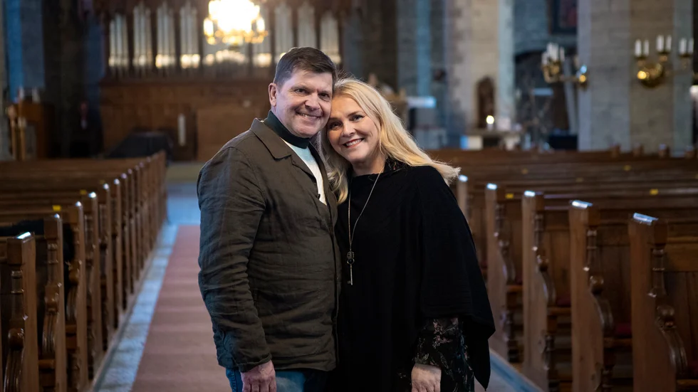I sommar gifter sig Pär Martinsson och Maria Fors i Vadstena klosterkyrka.