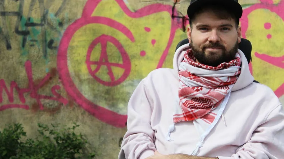 Funkisaktivisten Tobias Holmberg (V) blir ny ledamot i tekniska nämnden.