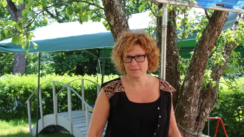 Pia Olsson är sedan 30 år tillbaka aktiv i arbetet med Polustuskarnevalen som drar genom Grytgöl på midsommarafton.