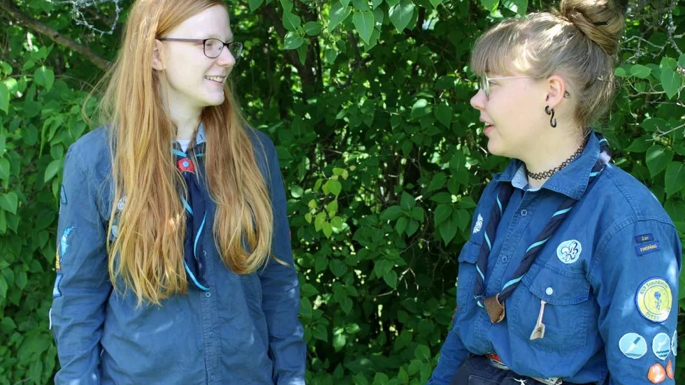 


Johanna Sjöberg, 16 år, och Siri Hedlund, 16 år, har varit scouter i 6 respektive 7 år.



