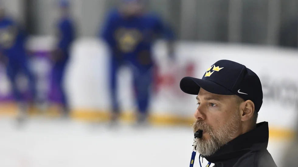 FÖRBUNDSKAPTENEN. "Det är tre skickliga spelare med olika spetskompetens och passar därför bra tillsammans", säger Rikard Grönborg om Möller, Lindholm och Lindström. Foto: Janerik Henriksson/TT.