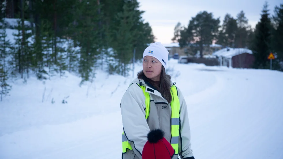 Hemlundabon Pernilla Lindberg tycker att skjutningen känns obehaglig och overklig. ”Det är jättetråkigt att höra och att någon blir utsatt på det sättet.”