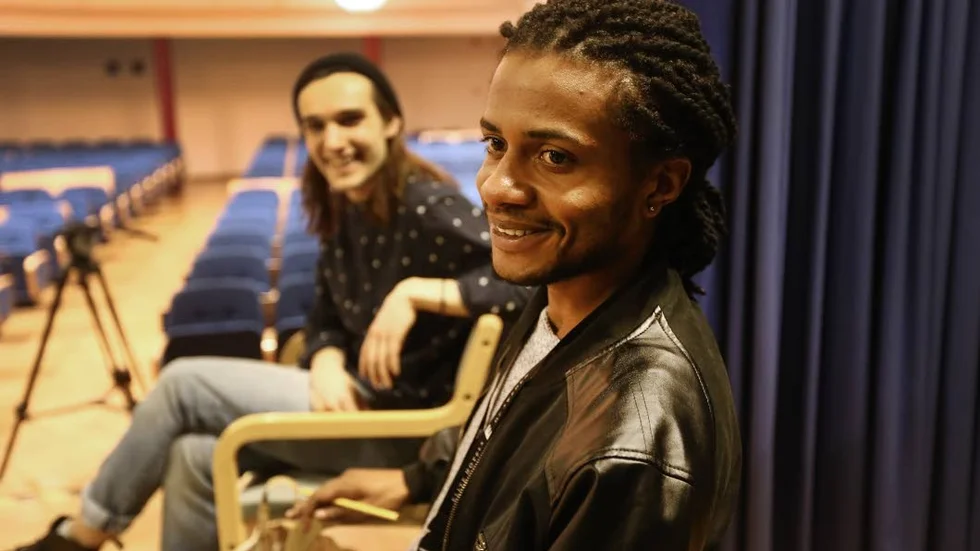 Framtidens artist. Magloire Nkanu gillar att teatern och musiken hjälper honom med språket.