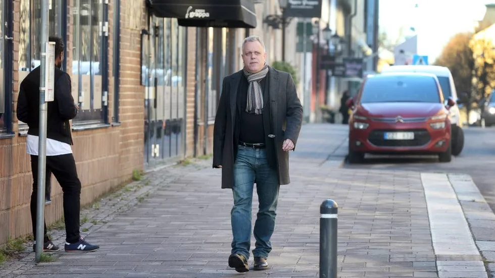 Fler gator. Journalisten och författaren Peter Kristensson ger nu ut en andra upplaga av boken Norrköpings gatunamn.