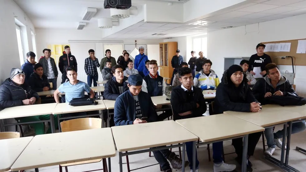 OROLIGA. Många afghanska killar väntar oroligt på besked från Migrationsverket.