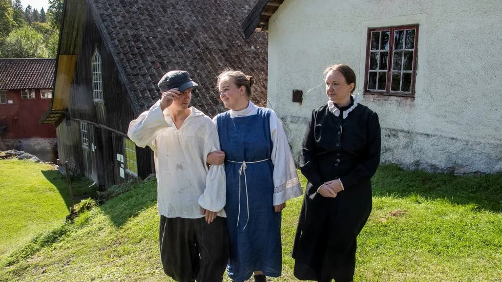 Halva teatergänget, Daniel Braesch, Natascha Wikblad och Ann-Louise Persson Hall, som även står för manus.
