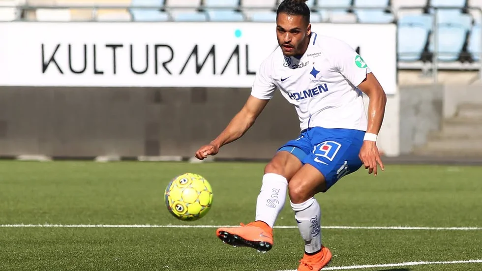 Alexander Jakobsen i IFK-tröjan.
