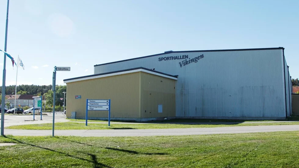 Läget. I förstudien rekommenderas den nya multihallen ligga i anslutning till sporthallen Vikingen.