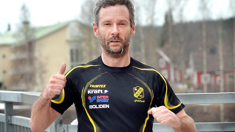 Tumme upp för snabbhet. Ulrik Forsman var snabbast i sin start och gav tummen upp för det. Foto: Annika Eriksson.